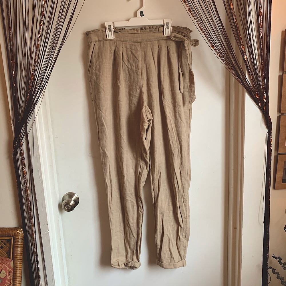 🤍Elastic, Belted-Waist Khaki Trousers🤍